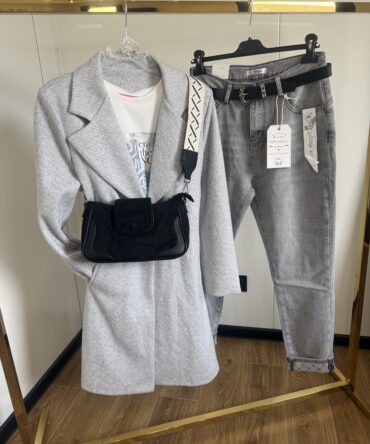 Płaszczyk damski wiosenny jodełka jasno szary na podszewce – elegancki płaszcz przejściowy