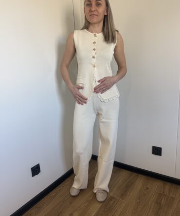Komplet damski na komunię – kamizelka i spodnie eleganckie