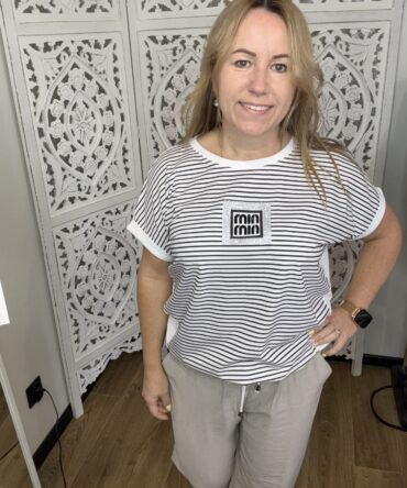 Bluzka MIN MIN wiosenno letnia w paseczki, błyszcząca aplikacja